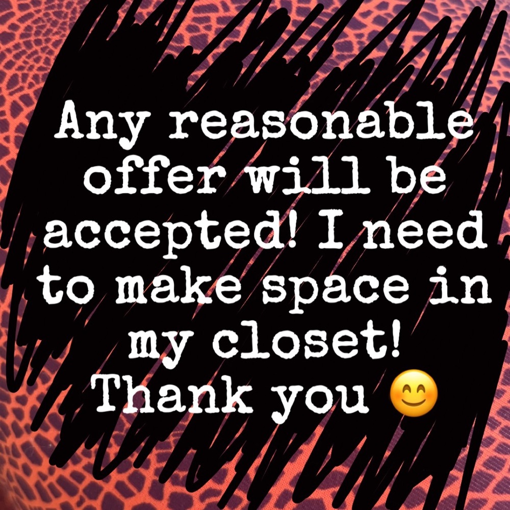 MAKE ME AN OFFER 😊